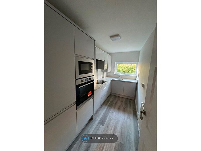 2 Bedroom Flat To Rent In Lone Pine Court, Brixworth, Northampton, NN6