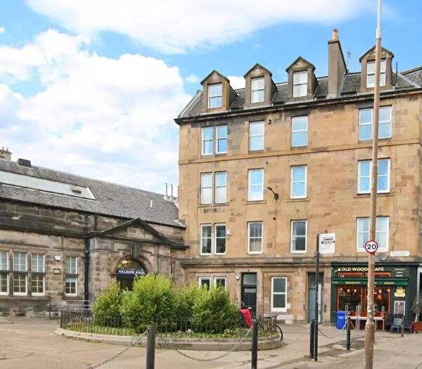 3 Bedroom Flat To Rent In Spittalfield Crescent, Edinburgh, EH8