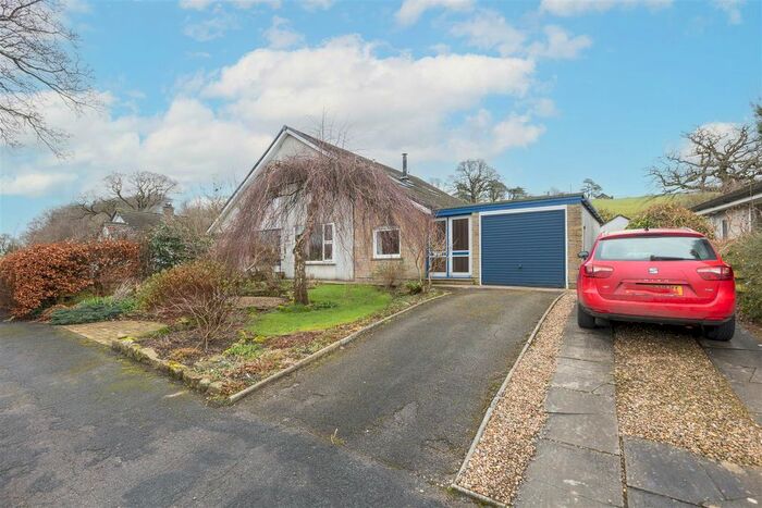 4 Bedroom Semi-Detached House For Sale In Hornby Bank, Hornby, Lancaster, LA2