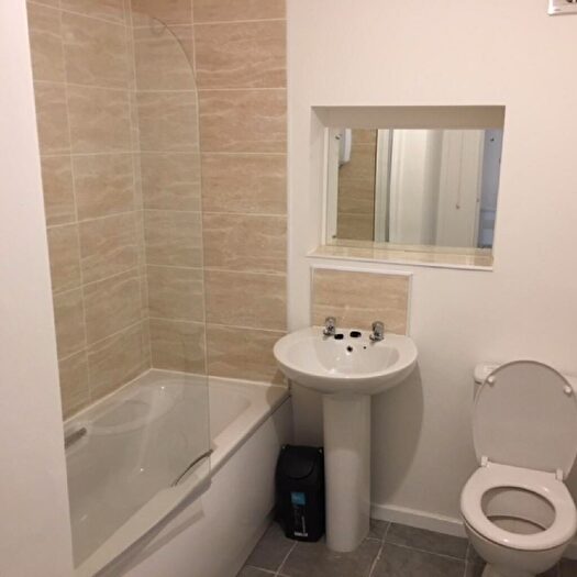 4 Bedroom House To Rent In Saxton Close (), Beeston, Nottingham, Nottinghamshire, NG9