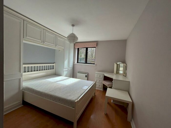 2 Bedroom Apartment To Rent In Balmoral Court, Scotland Street, Birmingham, West Midlands, B1