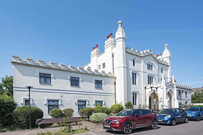 2 Bedroom Flat For Sale In Church Road, Leyton, London, E10