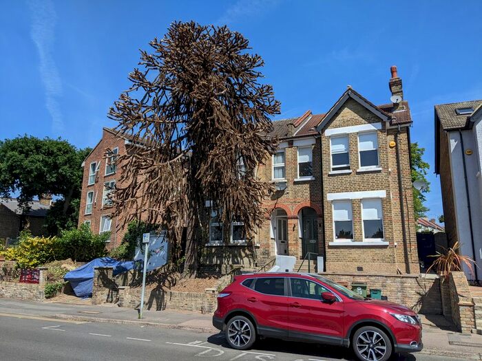 1 Bedroom Studio To Rent In Lower Road, Sutton, SM1