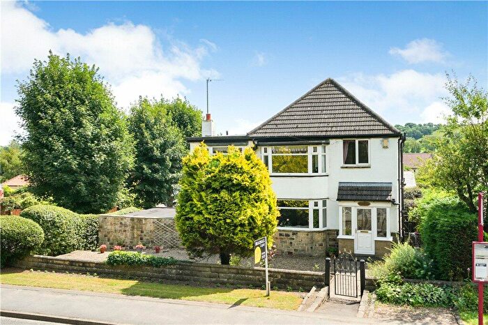 4 Bedroom Detached House For Sale In Harewood Road, Collingham, Wetherby, West Yorkshire, LS22
