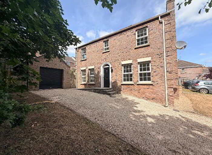 3 Bedroom House For Sale In Summerhill Brae, Banbridge, BT32