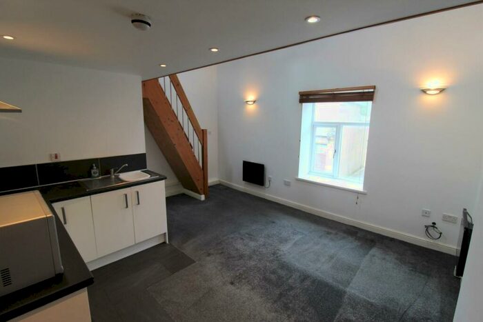 1 Bedroom Flat To Rent In Burnley Road, Crawshawbooth, BB4