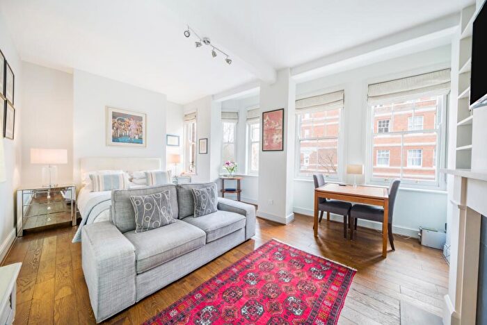 Flat To Rent In Prince Of Wales Drive, Battersea, London, SW11