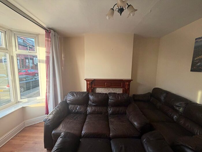 2 Bedroom End Of Terrace House To Rent In Hinde House Lane, Sheffield, S4