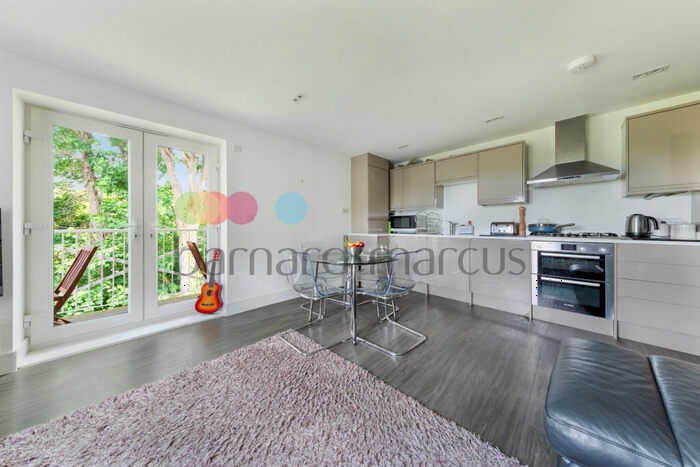 2 Bedroom Apartment To Rent In West Hill, South Croydon, CR2