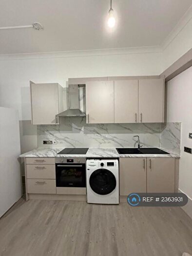 2 Bedroom Flat To Rent In Neasden Lane North, London, NW10