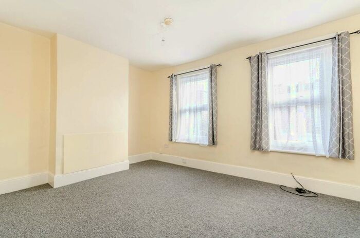 1 Bedroom Flat To Rent In Florence Road, New Cross, London, SE14