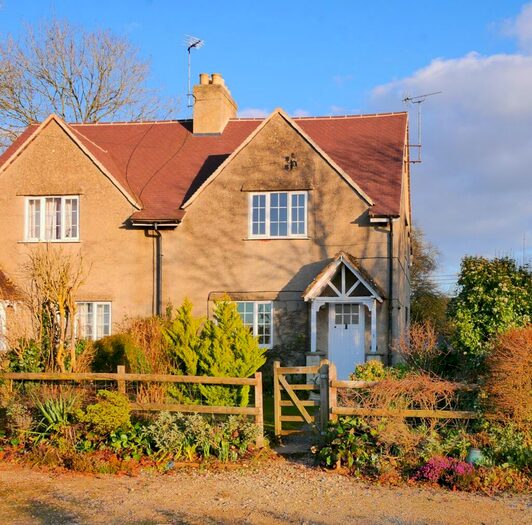 2 Bedroom Terraced House To Rent In Bettys Lane, Poulton, GL7