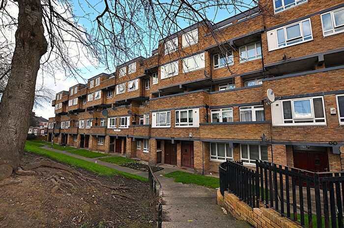 2 Bedroom Flat For Sale In Baxterwood Grove, Newcastle Upon Tyne, NE4