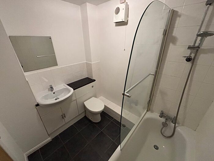 1 Bedroom Flat To Rent In Chasewood Avenue, Enfield, EN2