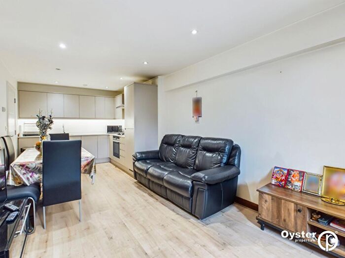 1 Bedroom Flat For Sale In The Broadway, Buckingham House East Buckingham Parade The Broadway, HA7