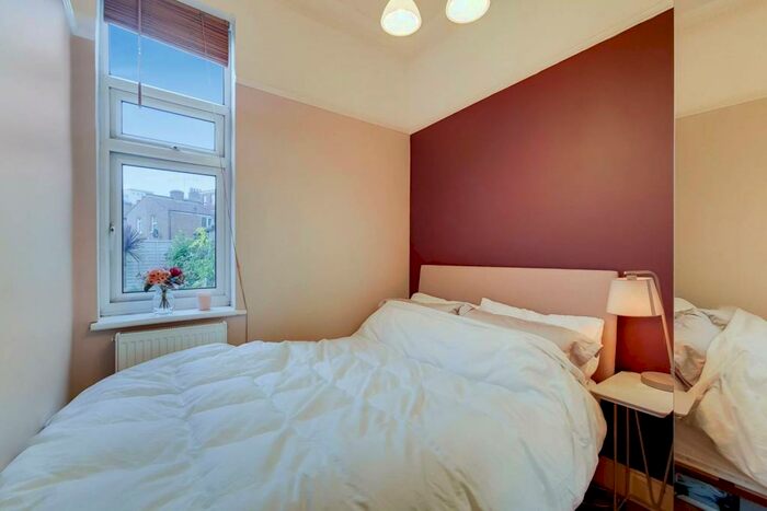 1 Bedroom Flat To Rent In Welldon Crescent, Harrow, HA1