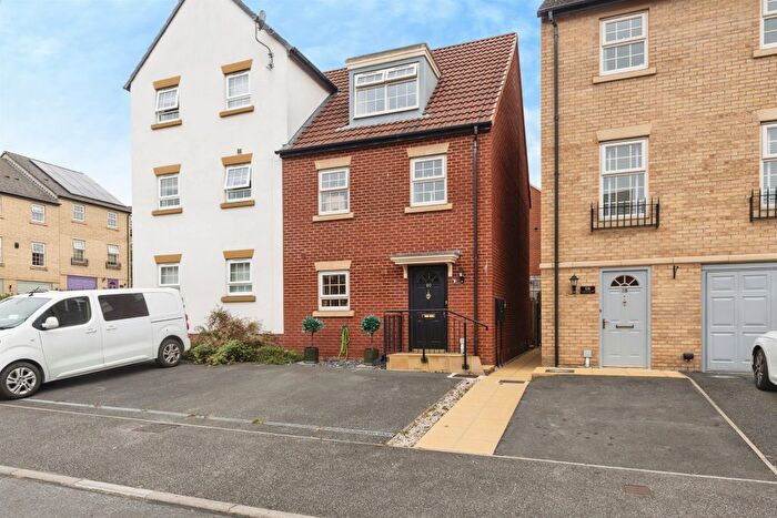 3 Bedroom Semi Detached House For Sale In Madison Close, Ackworth, Pontefract, WF7