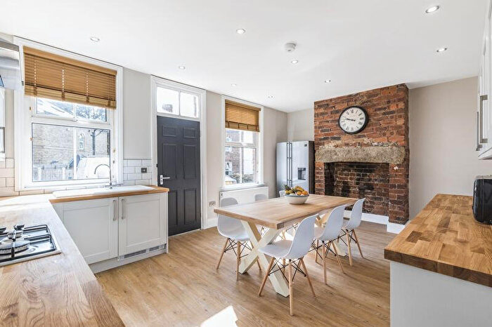 6 Bedroom House To Rent In St. Michaels Road, Leeds, LS6