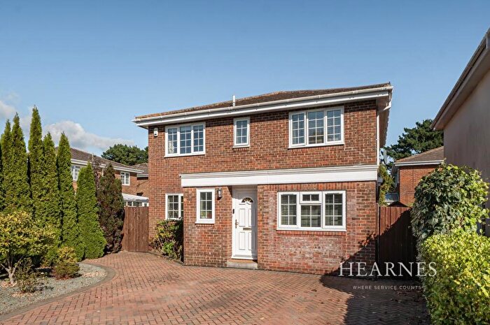 4 Bedroom Detached House For Sale In Wishart Gardens, Muscliff, Bournemouth, BH9