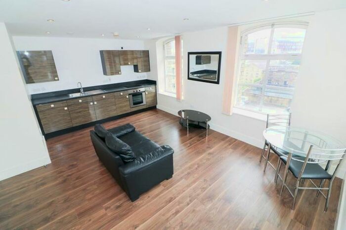 1 Bedroom Flat To Rent In Vincent Street, Bradford, BD1
