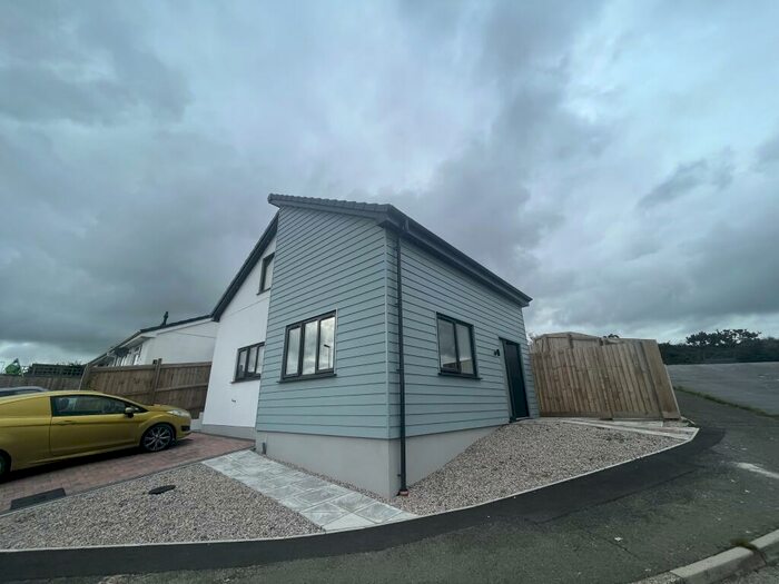 2 Bedroom House To Rent In Pensilva, PL14