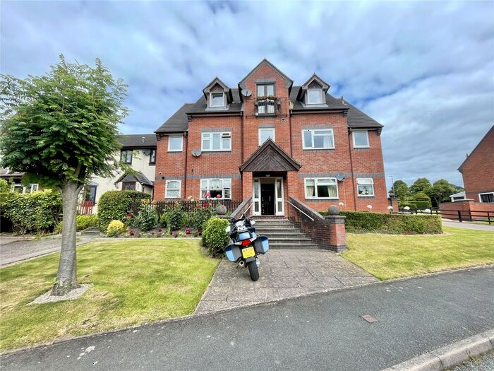 2 Bedroom Flat For Sale In Little Henfaes Drive, Welshpool, Powys, SY21