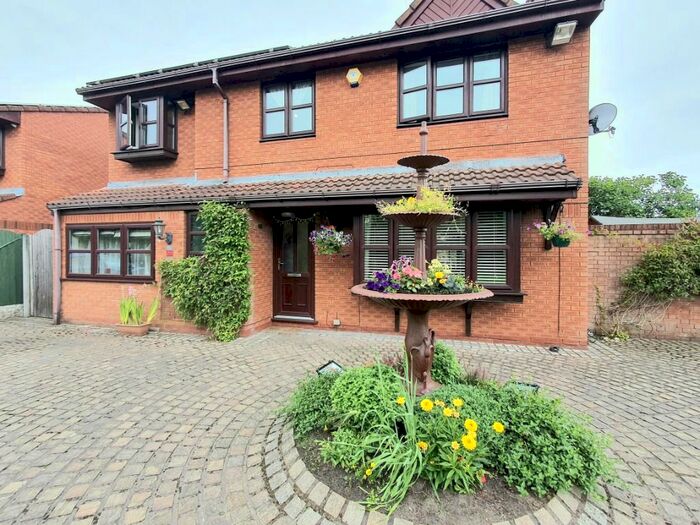 4 Bedroom Detached House To Rent In Cartier Close, Old Hall, Warrington, WA5