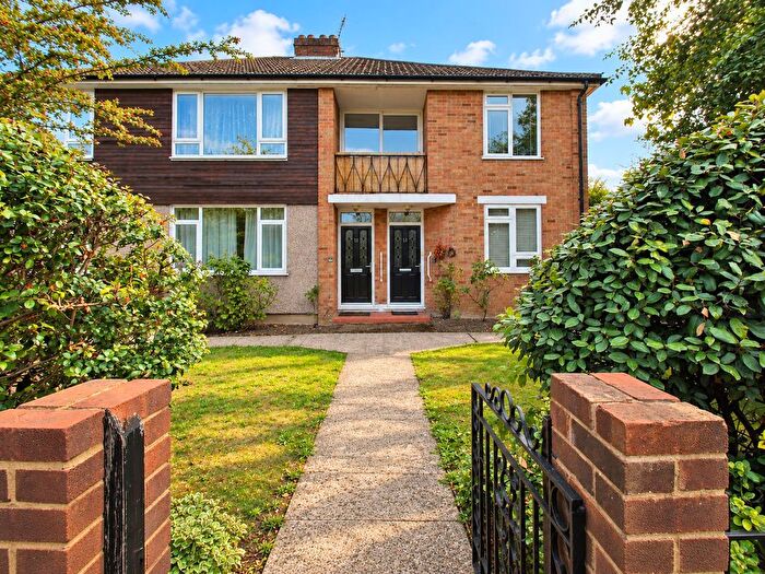 2 Bedroom Maisonette For Sale In Coniston Way, Chessington, KT9