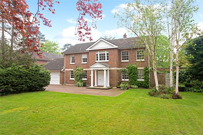 6 Bedroom Detached House To Rent In Grenville Close, Cobham, Surrey, KT11