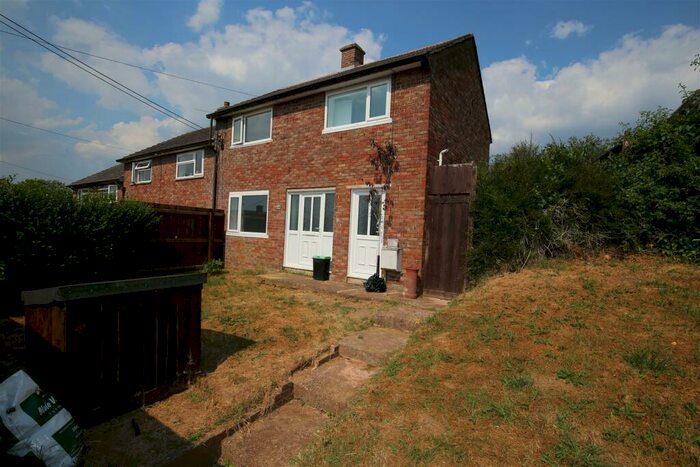 3 Bedroom House To Rent In Halsbury Road, Tiverton, Devon, EX16