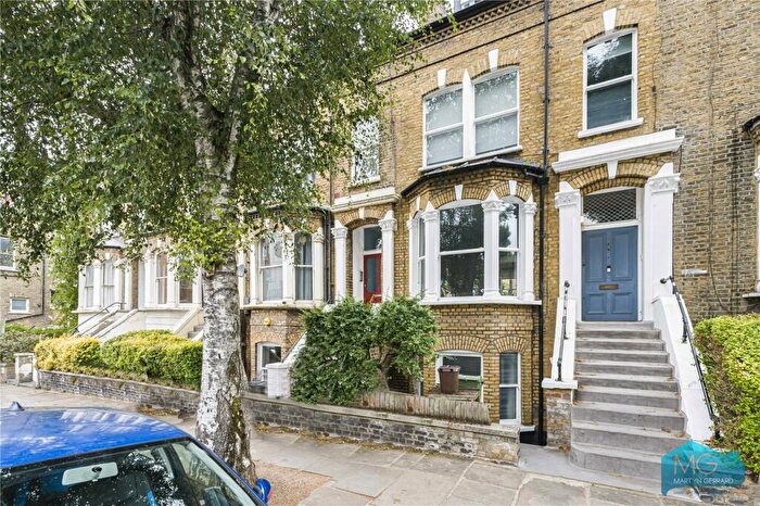 1 Bedroom Apartment For Sale In Burghley Road, Kentish Town, London, NW5