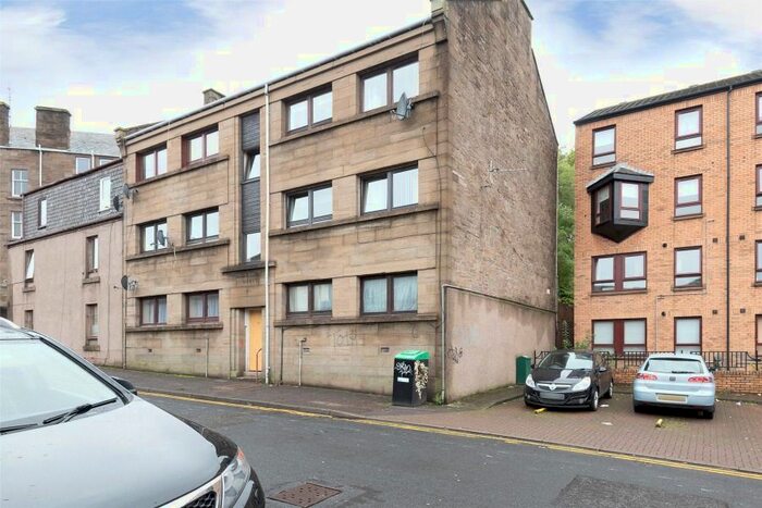 2 Bedroom Flat To Rent In Mains Road, Hilltown, Dundee, DD3