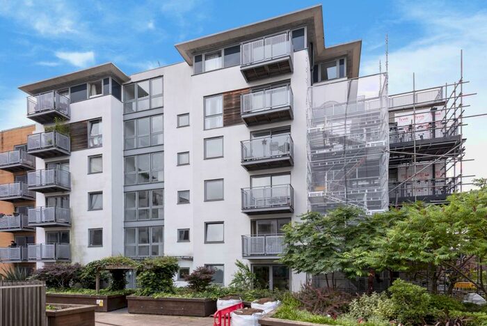 1 Bedroom Flat To Rent In Deals Gateway London, SE13