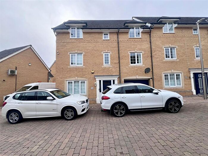 5 Bedroom Property For Sale In Matthau Lane, Oxley Park, Milton Keynes, MK4