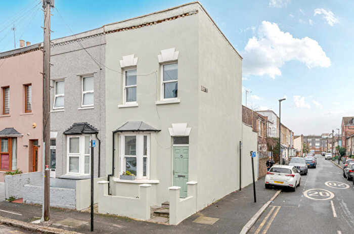 2 Bedroom End Of Terrace House For Sale In Field Road, London, E7