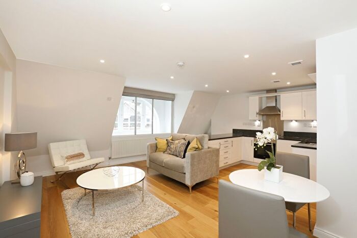 1 Bedroom Flat To Rent In Mortimer Street, Marylebone, W1W