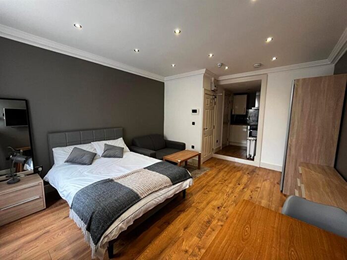 1 Bedroom Private Hall To Rent In St. Leonards Gate, Lancaster, LA1