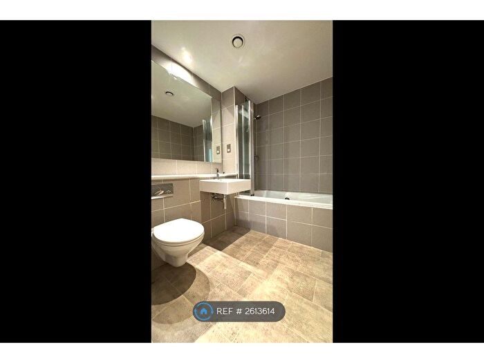 1 Bedroom Flat To Rent In Ingram Street, Glasgow, G1