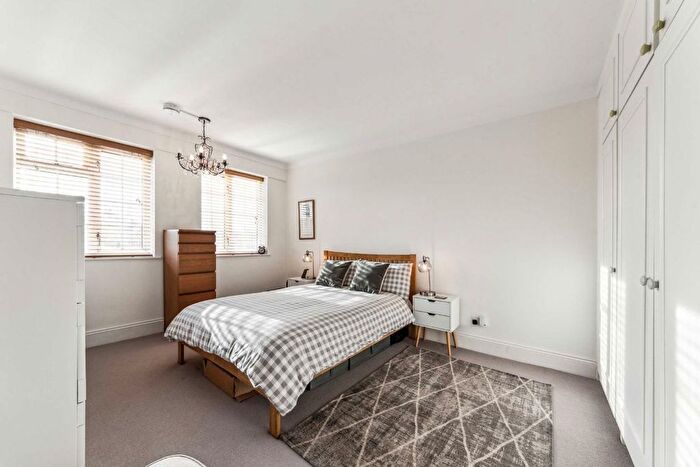 1 Bedroom Flat For Sale In Goldhawk Road, London, W6