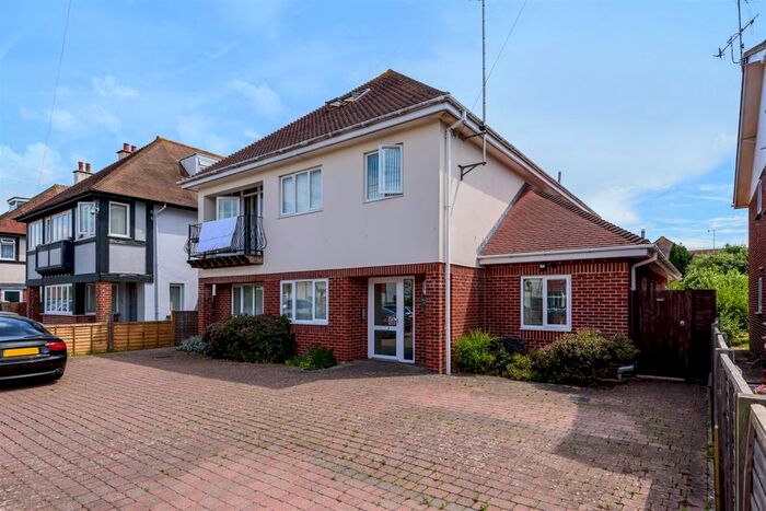 3 Bedroom Flat To Rent In Selsey Avenue, Bognor Regis, PO21