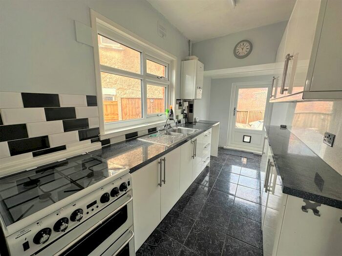 3 Bedroom Semi-Detached House To Rent In St. Edmunds Road, Blackpool, FY4