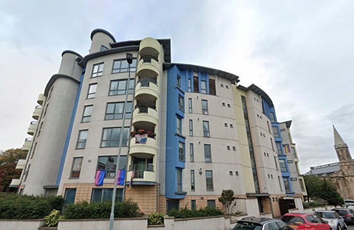 2 Bedroom Flat To Rent In Dock Street, Edinburgh, EH6