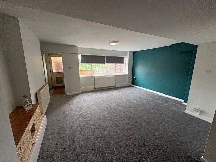 1 Bedroom Flat To Rent In Hanbury Road, Bargoed, CF81