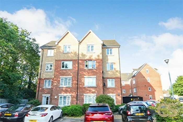 2 Bedroom Flat To Rent In Akers Court, High Street, Waltham Cross, Hertfordshire, EN8