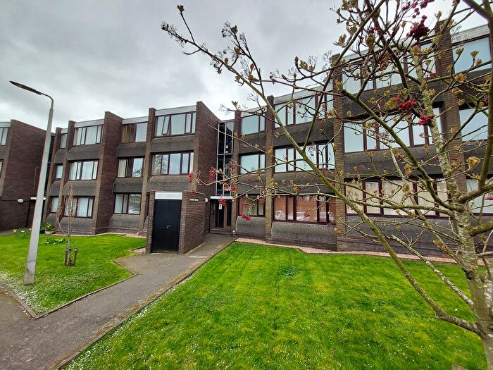 2 Bedroom Flat To Rent In Parklands Gardens, Walsall, WS1