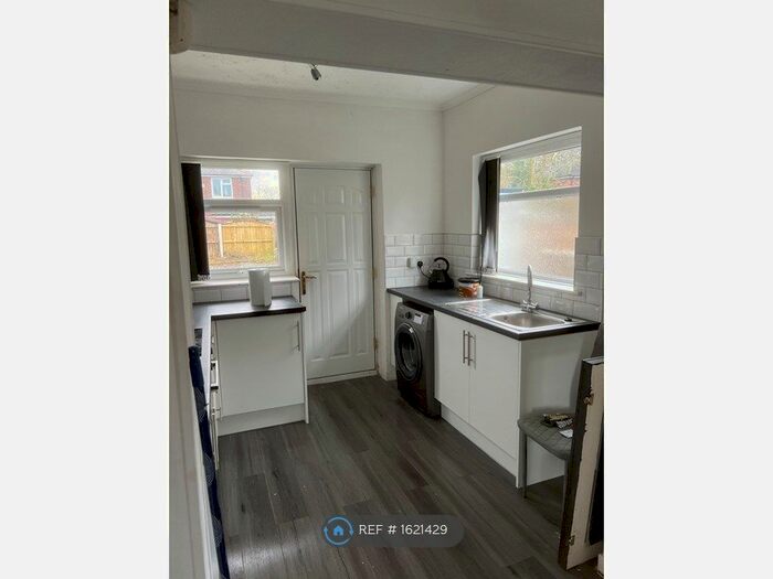 3 Bedroom Semi-Detached House To Rent In Manchester Road, Walkden, M28