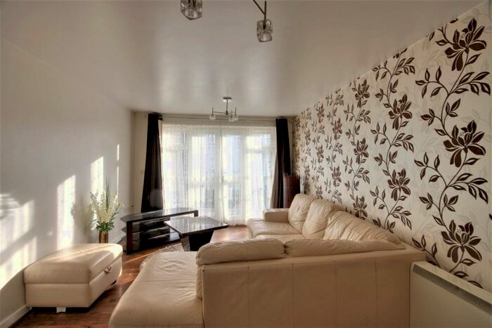 2 Bedroom Apartment To Rent In Enstone Road, Enfield, EN3