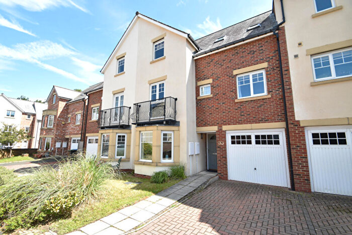 6 Bedroom Semi Detached House For Sale In Faraday Court, Durham, DH1