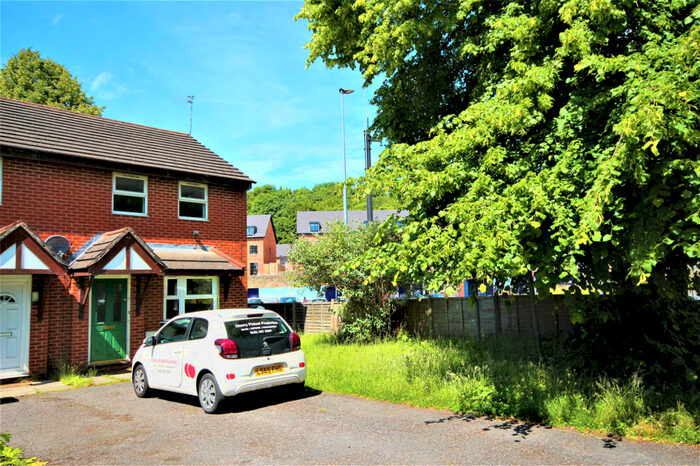 3 Bedroom Semi-Detached House To Rent In Cowling Street, Salford, Greater Manchester, M7