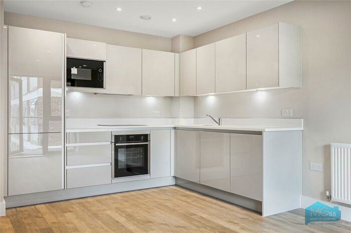 1 Bedroom Apartment To Rent In Nether Street, London, N3